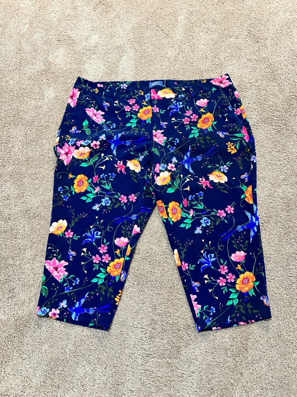 Old Navy Harper mid rise floral crop pants size 26 - Picture 2 of 11